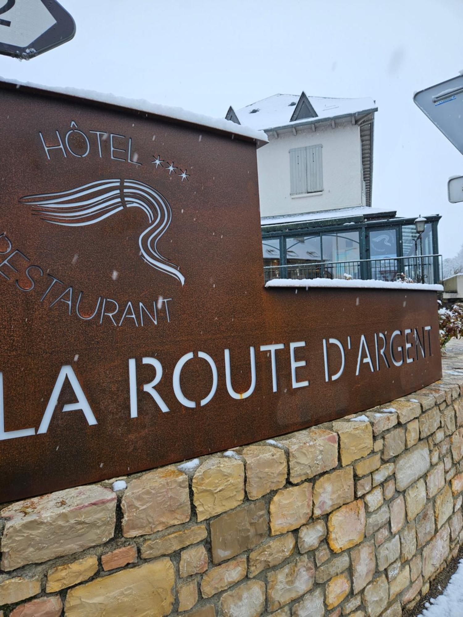 Отель La Route D'Argent Bozouls Экстерьер фото